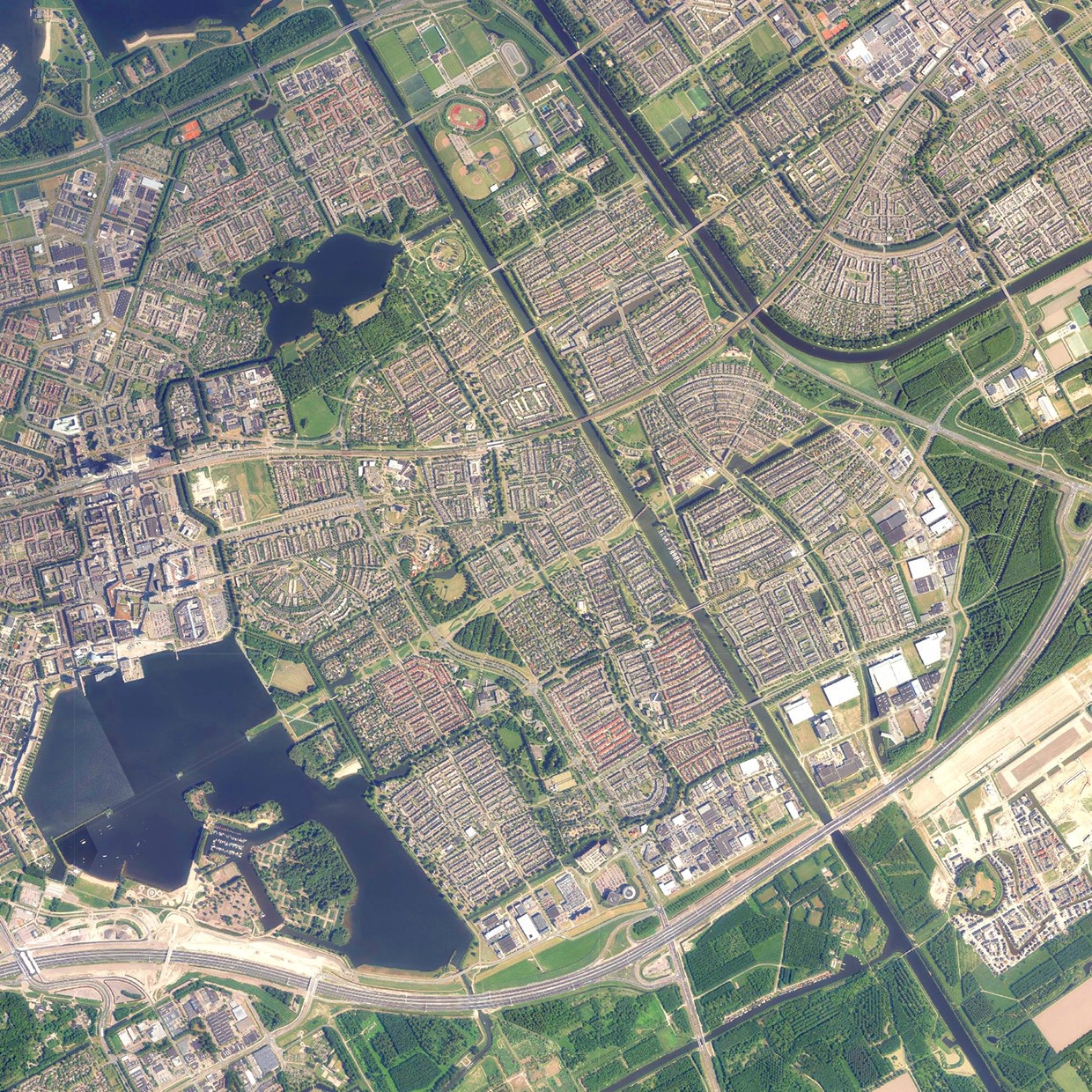 Luchtfoto Almere - Afbeelding 2
